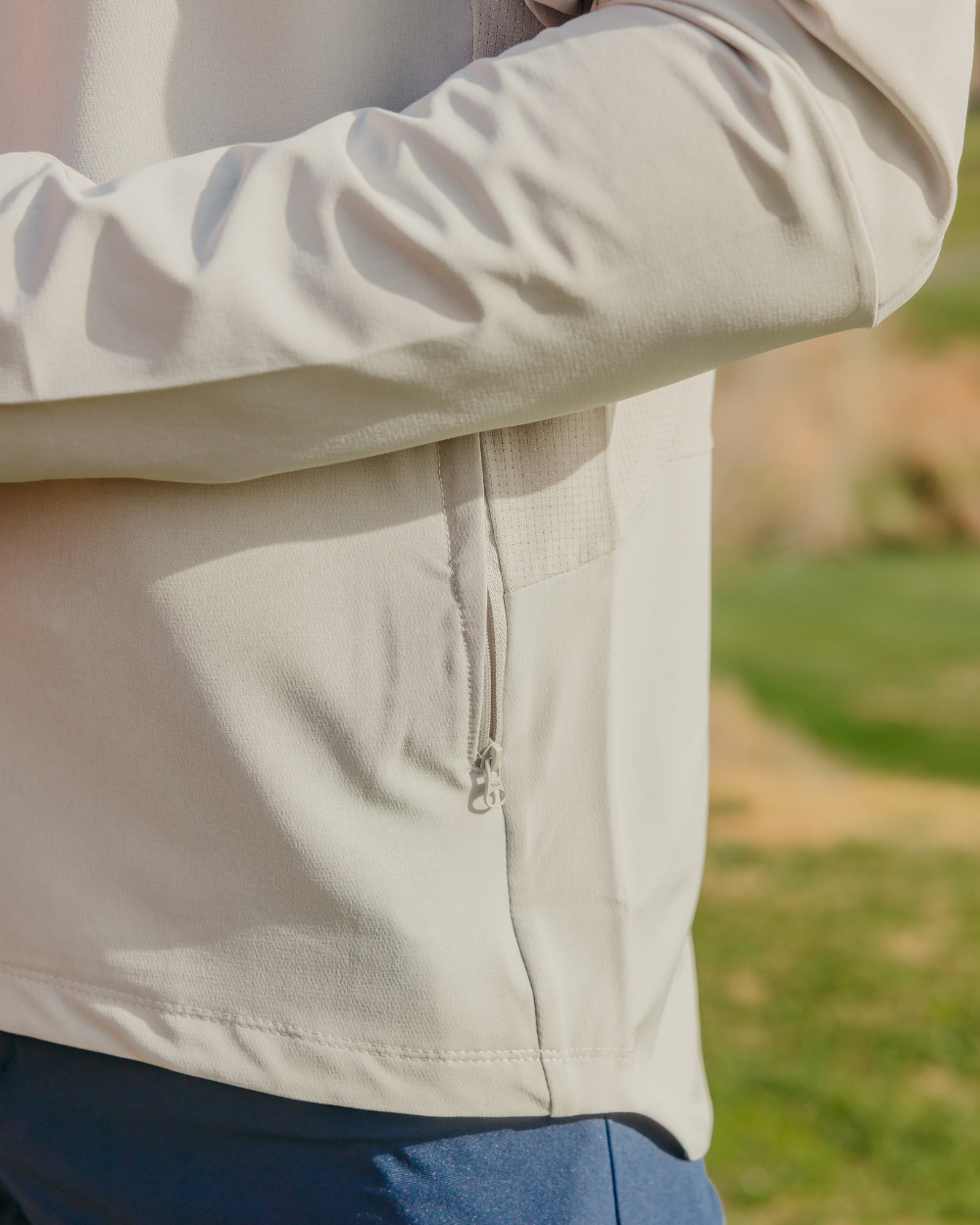 Expedition Crewneck Light Grey Pocket 2